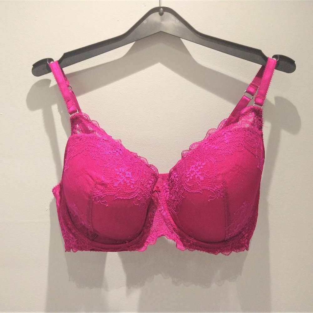NWOT- F&F Raspberry Pink T-Shirt Lace Bra